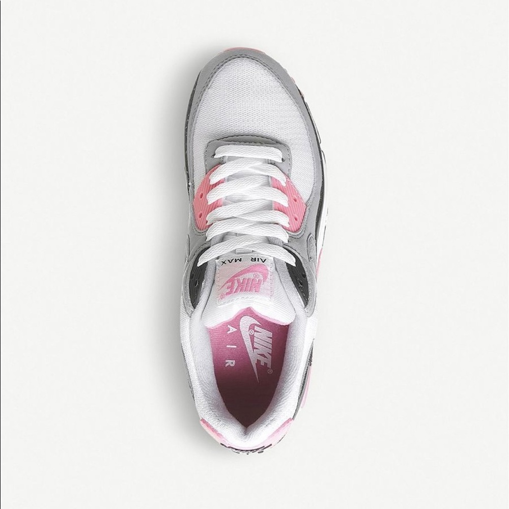 NIKE - Picture 2 of 5